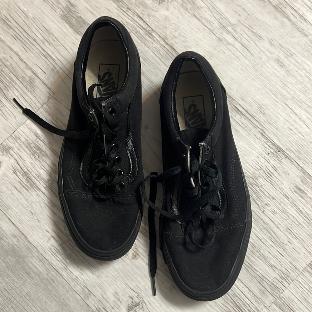 All black vans mens 8.5 womens 10